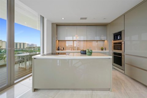 Copropriété à vendre à Sunny Isles Beach, Floride: 2 chambres, 101.64 m2 № 2243975 - photo 13