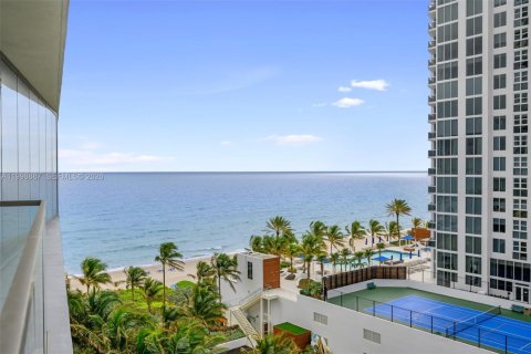 Copropriété à vendre à Sunny Isles Beach, Floride: 2 chambres, 101.64 m2 № 2243975 - photo 2