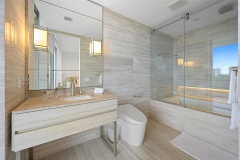 Copropriété à vendre à Sunny Isles Beach, Floride: 2 chambres, 101.64 m2 № 2243975 - photo 21