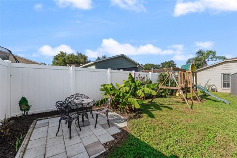 Villa ou maison à vendre à Sanford, Floride: 2 chambres, 137.4 m2 № 2312697 - photo 17
