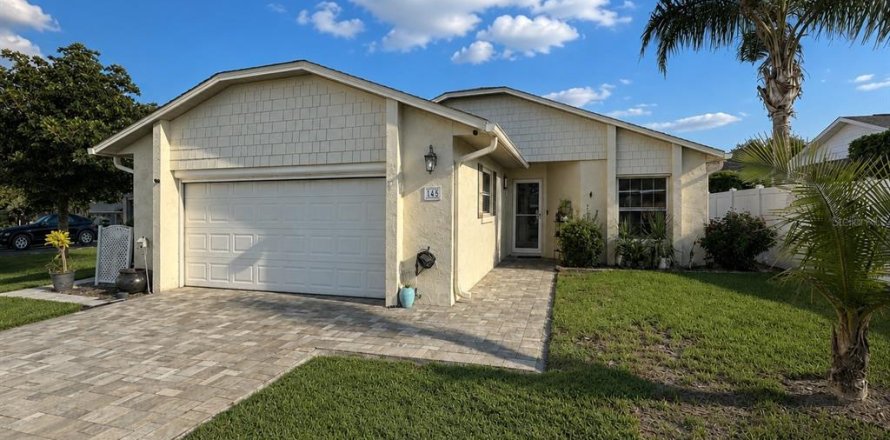 Villa ou maison à Sanford, Floride 2 chambres, 137.4 m2 № 2312697