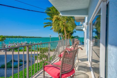 Condo in Marathon, Florida, 2 bedrooms  № 2026230 - photo 27