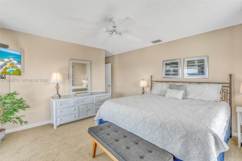 Condo in Marathon, Florida, 2 bedrooms  № 2026230 - photo 17