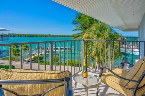 Condo in Marathon, Florida, 2 bedrooms  № 2026230