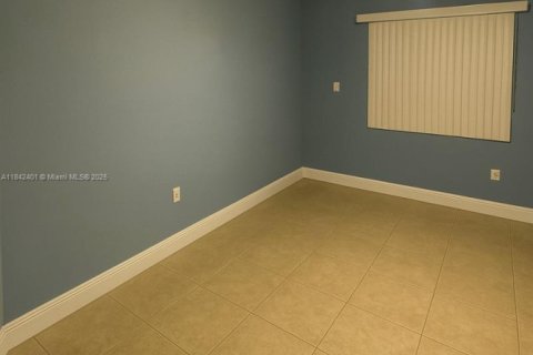 House in Sunrise, Florida 3 bedrooms, 158.58 sq.m. № 1850626 - photo 23