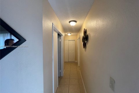 House in Sunrise, Florida 3 bedrooms, 158.58 sq.m. № 1850626 - photo 7