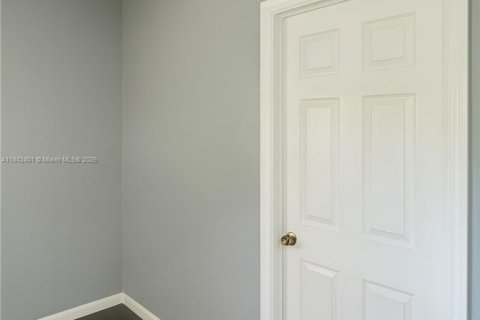 House in Sunrise, Florida 3 bedrooms, 158.58 sq.m. № 1850626 - photo 20