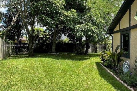 House in Sunrise, Florida 3 bedrooms, 158.58 sq.m. № 1850626 - photo 29