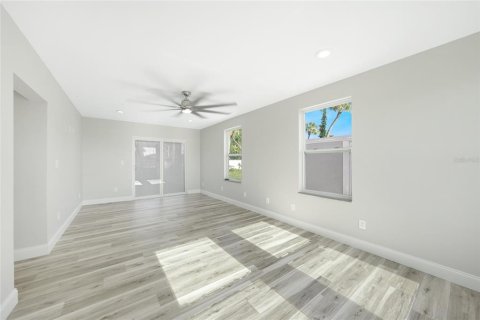 Casa en venta en Englewood, Florida, 4 dormitorios, 286.88 m2 № 1909111 - foto 22