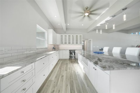 Casa en venta en Englewood, Florida, 4 dormitorios, 286.88 m2 № 1909111 - foto 10