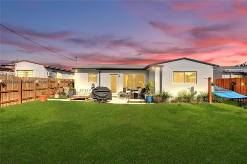 Casa en venta en North Miami Beach, Florida, 3 dormitorios, 129.88 m2 № 1992189 - foto 29