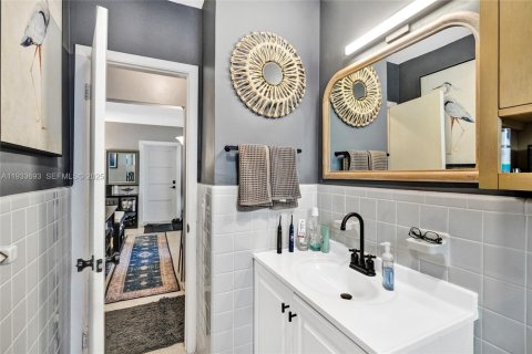 Casa en venta en North Miami Beach, Florida, 3 dormitorios, 129.88 m2 № 1992189 - foto 14