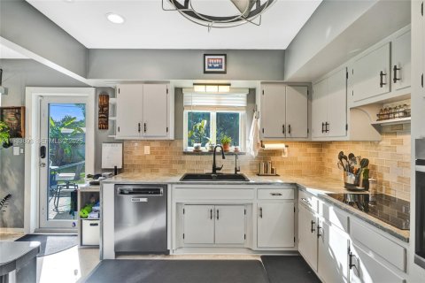 Casa en venta en North Miami Beach, Florida, 3 dormitorios, 129.88 m2 № 1992189 - foto 8