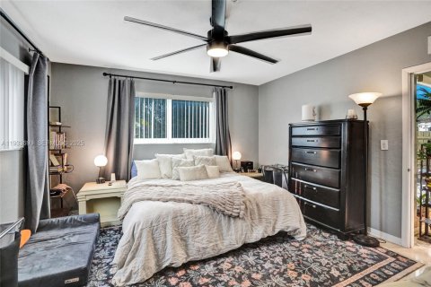 Casa en venta en North Miami Beach, Florida, 3 dormitorios, 129.88 m2 № 1992189 - foto 19