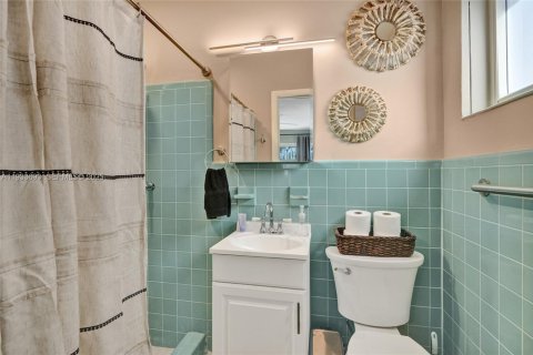 Casa en venta en North Miami Beach, Florida, 3 dormitorios, 129.88 m2 № 1992189 - foto 23