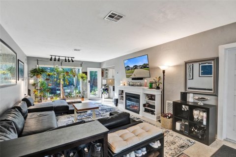 Casa en venta en North Miami Beach, Florida, 3 dormitorios, 129.88 m2 № 1992189 - foto 4