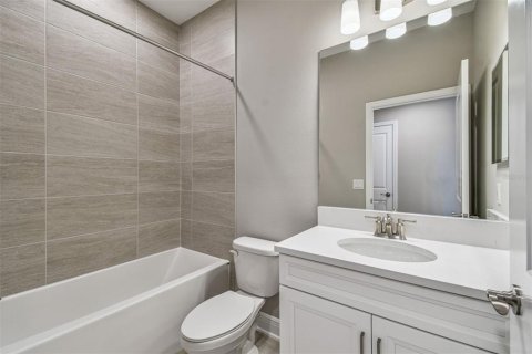 Casa en venta en Zephyrhills, Florida, 4 dormitorios, 277.59 m2 № 1608348 - foto 25