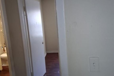 Immobilier commercial à vendre à Tampa, Floride: 2 chambres, 123.37 m2 № 2210107 - photo 13