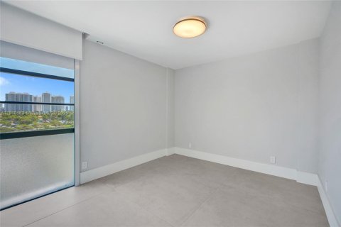 Copropriété à vendre à Aventura, Floride: 2 chambres, 87.7 m2 № 1752734 - photo 15