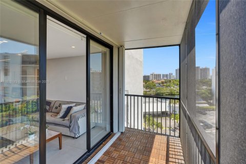 Copropriété à vendre à Aventura, Floride: 2 chambres, 87.7 m2 № 1752734 - photo 21