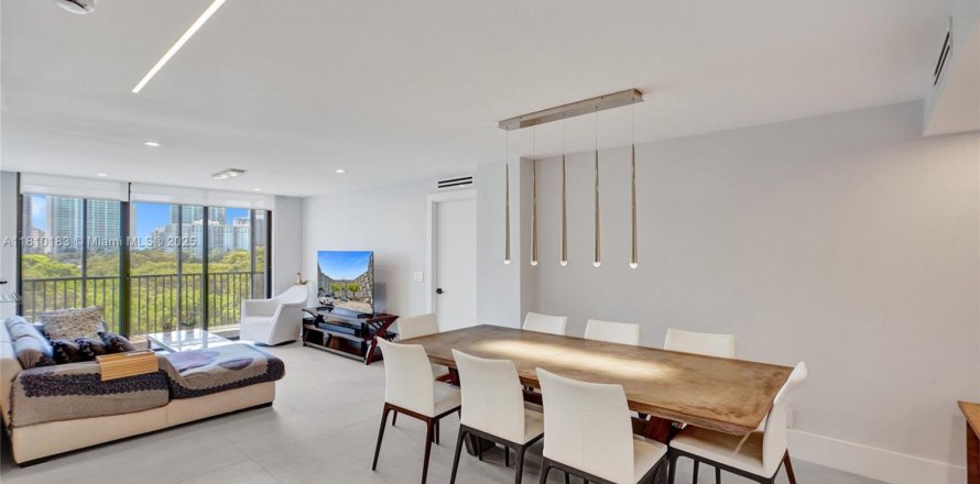 Condominio en Aventura, Florida, 2 dormitorios № 1752734