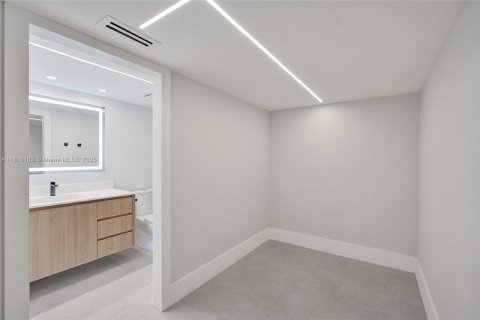 Copropriété à vendre à Aventura, Floride: 2 chambres, 87.7 m2 № 1752734 - photo 10