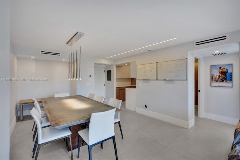 Copropriété à vendre à Aventura, Floride: 2 chambres, 87.7 m2 № 1752734 - photo 5