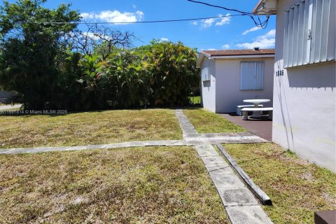 Casa en venta en Hollywood, Florida, 4 dormitorios, 149.85 m2 № 1951917 - foto 2