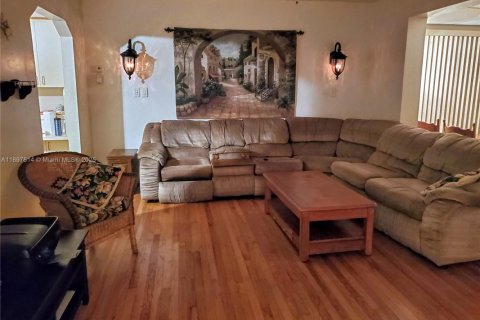 Casa en venta en Hollywood, Florida, 4 dormitorios, 149.85 m2 № 1951917 - foto 4