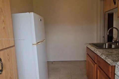 Villa ou maison à vendre à Hollywood, Floride: 4 chambres, 149.85 m2 № 1951917 - photo 9