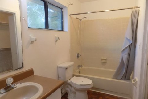 Commercial property in Gainesville, Florida 12 bedrooms, 584.73 sq.m. № 2107723 - photo 26