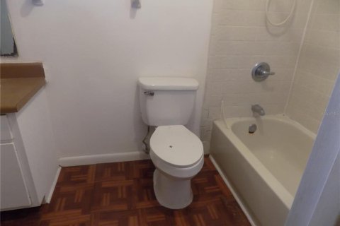Commercial property in Gainesville, Florida 12 bedrooms, 584.73 sq.m. № 2107723 - photo 25