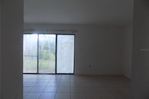 Commercial property in Gainesville, Florida 12 bedrooms, 584.73 sq.m. № 2107723 - photo 18