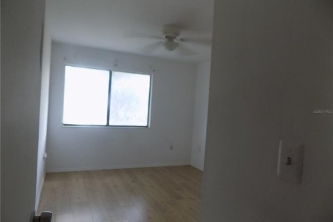 Commercial property in Gainesville, Florida 12 bedrooms, 584.73 sq.m. № 2107723 - photo 23