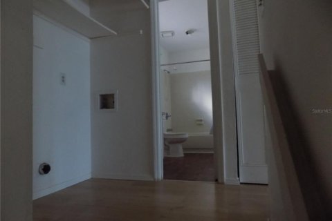 Commercial property in Gainesville, Florida 12 bedrooms, 584.73 sq.m. № 2107723 - photo 16