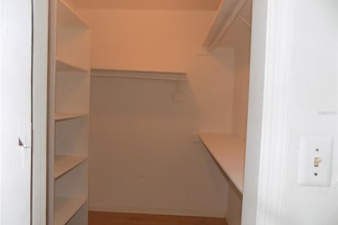 Commercial property in Gainesville, Florida 12 bedrooms, 584.73 sq.m. № 2107723 - photo 27
