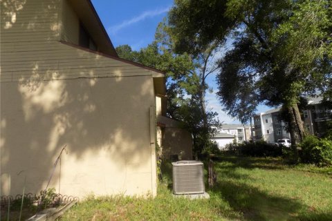 Commercial property in Gainesville, Florida 12 bedrooms, 584.73 sq.m. № 2107723 - photo 8
