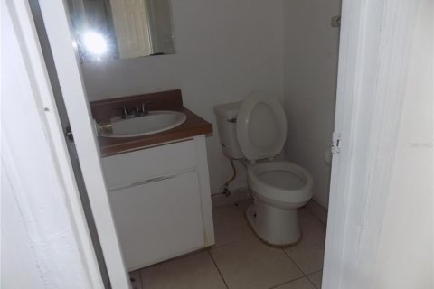 Commercial property in Gainesville, Florida 12 bedrooms, 584.73 sq.m. № 2107723 - photo 14
