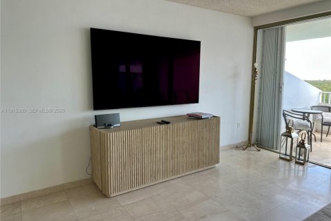 Снять в аренду кондоминиум в Ки-Бискейн, Флорида 2 спальни, 117.06м2, № 2082471 - фото 4