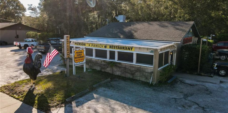 Commercial property in Pierson, Florida 109.25 sq.m. № 1820835