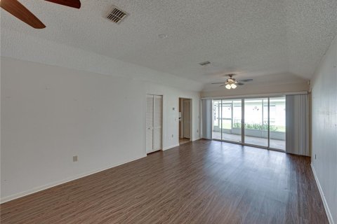 House in Lakeland, Florida 2 bedrooms, 110.83 sq.m. № 1776580 - photo 9