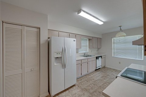 House in Lakeland, Florida 2 bedrooms, 110.83 sq.m. № 1776580 - photo 13