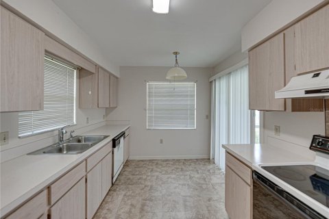 House in Lakeland, Florida 2 bedrooms, 110.83 sq.m. № 1776580 - photo 15