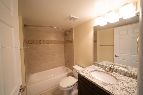 Condominio en alquiler en Coconut Creek, Florida, 2 dormitorios, 94.3 m2 № 1923993 - foto 3