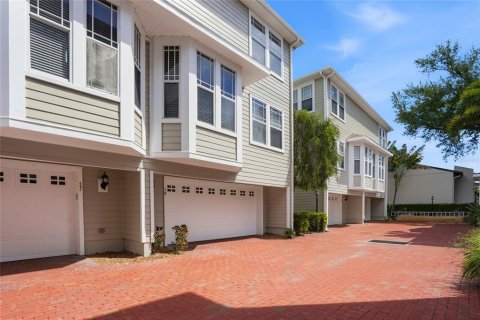 Touwnhouse à vendre à Tampa, Floride: 3 chambres, 179.3 m2 № 2372863 - photo 5