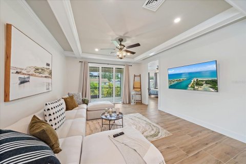 House in Sarasota, Florida 5 bedrooms, 271.83 sq.m. № 1817926 - photo 12