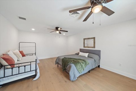 House in Sarasota, Florida 5 bedrooms, 271.83 sq.m. № 1817926 - photo 28