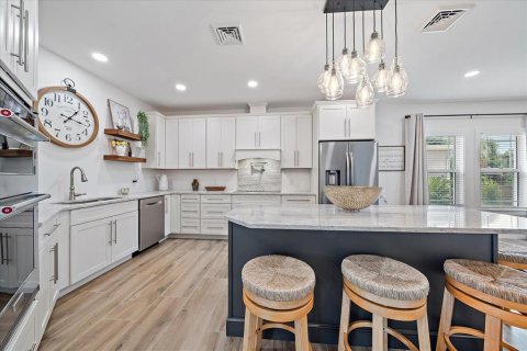 House in Sarasota, Florida 5 bedrooms, 271.83 sq.m. № 1817926 - photo 4