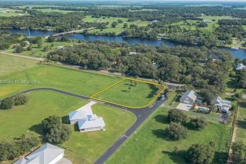 Terreno en venta en LaBelle, Florida № 1836750 - foto 13