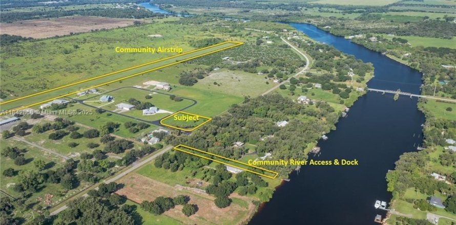 Terreno en LaBelle, Florida № 1836750